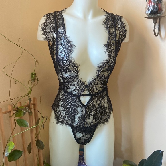 Lingerie one pc - Picture 1 of 5